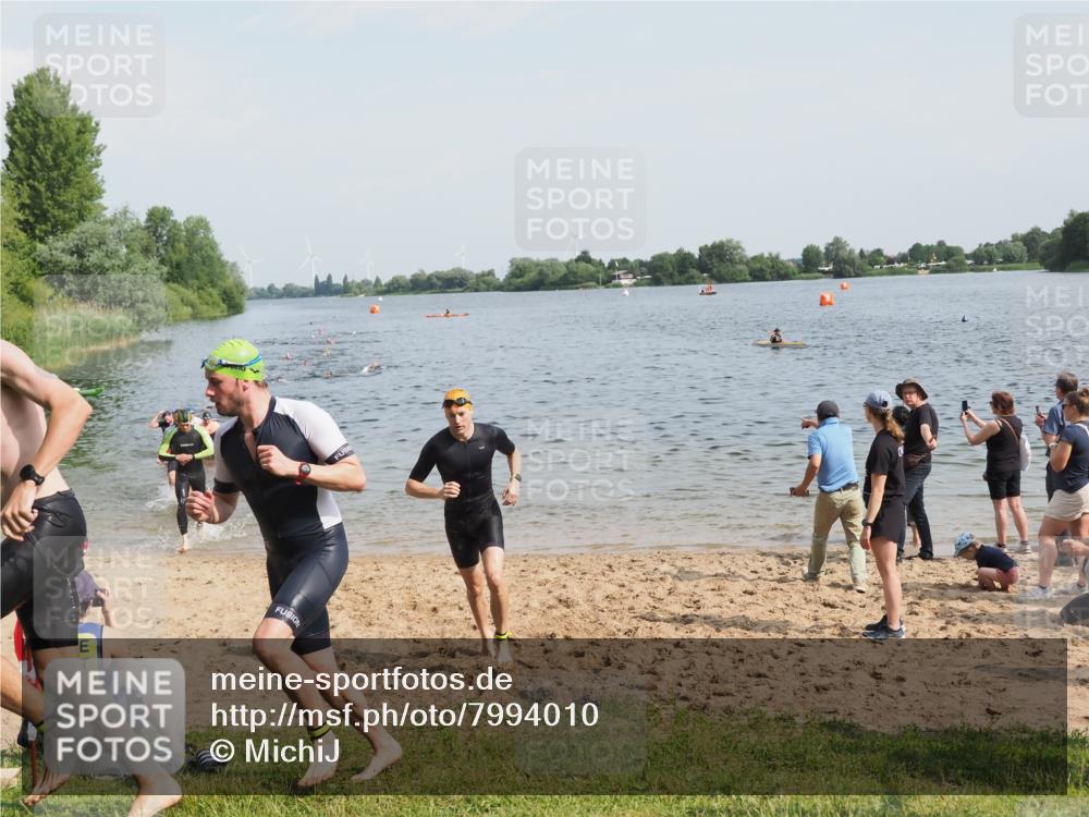 21.06.2025 - 27. Vierlanden-Triathlon MichiJ http://msf.ph/oto/7994010 15.06.2026 09:55:55 Schwimmen 280, 283, 308, 310, 312, 322, 331, 338 meine-sportfotos.de