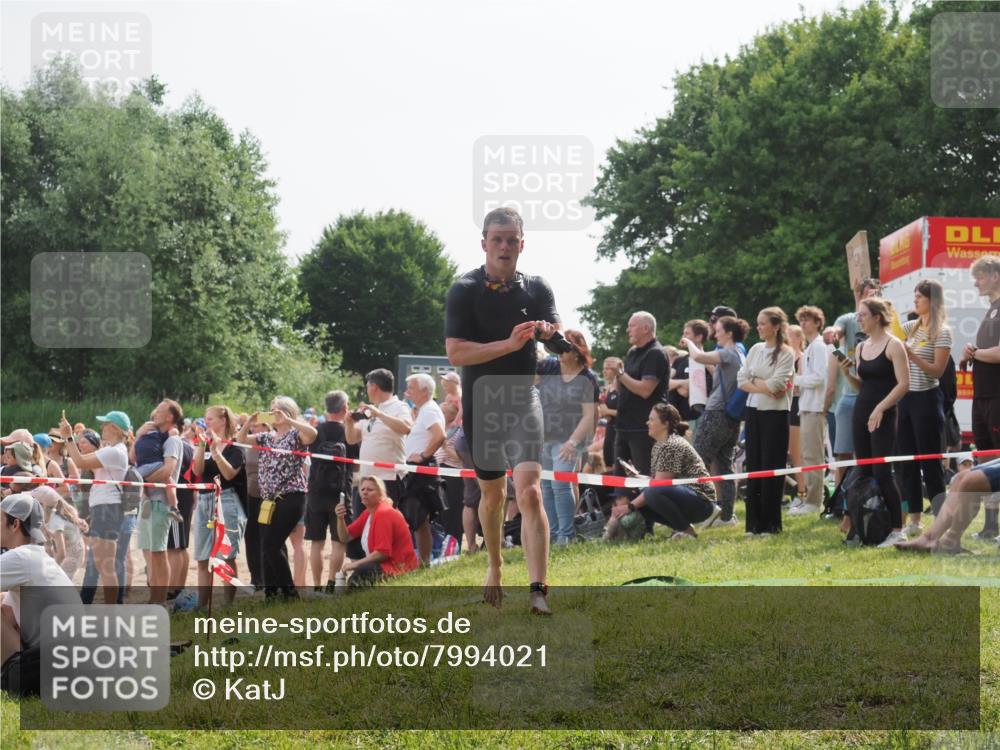 15.06.2025 - 27. Vierlanden-Triathlon KatJ http://msf.ph/oto/7994021 15.06.2025 09:54:36 Schwimmen 253, 255, 261, 262, 294, 318, 354 meine-sportfotos.de
