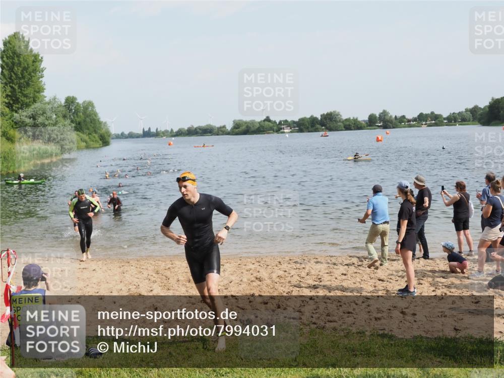 21.06.2025 - 27. Vierlanden-Triathlon MichiJ http://msf.ph/oto/7994031 15.06.2026 09:55:56 Schwimmen 280, 283, 308, 310, 312, 322, 331, 338 meine-sportfotos.de