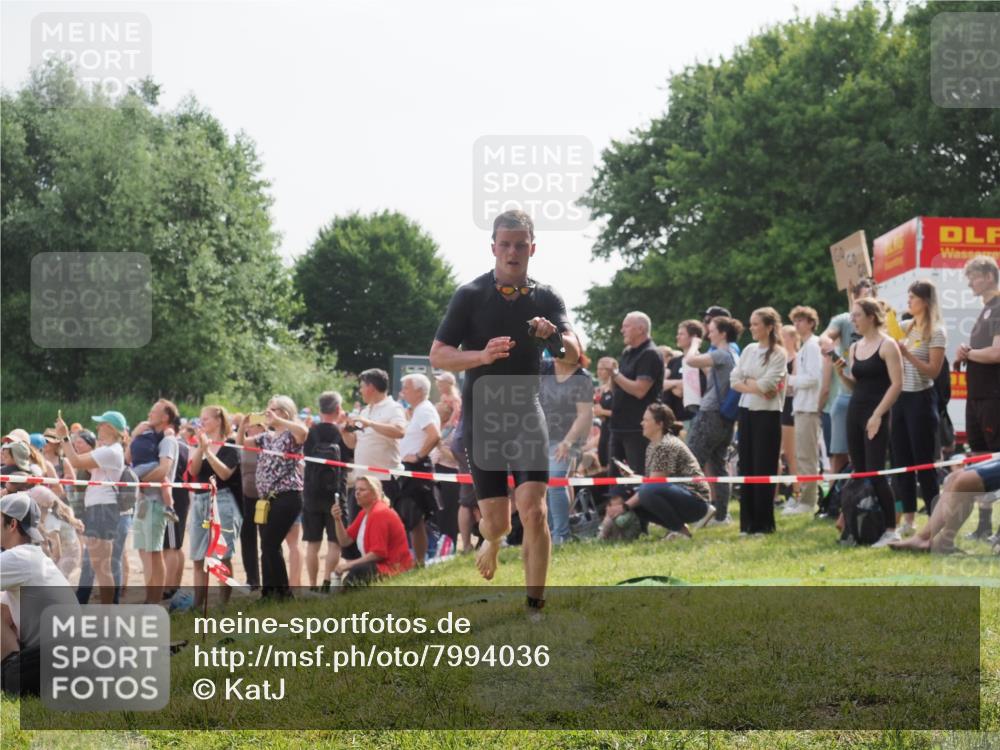 15.06.2025 - 27. Vierlanden-Triathlon KatJ http://msf.ph/oto/7994036 15.06.2025 09:54:36 Schwimmen 253, 255, 261, 262, 294, 318, 354 meine-sportfotos.de