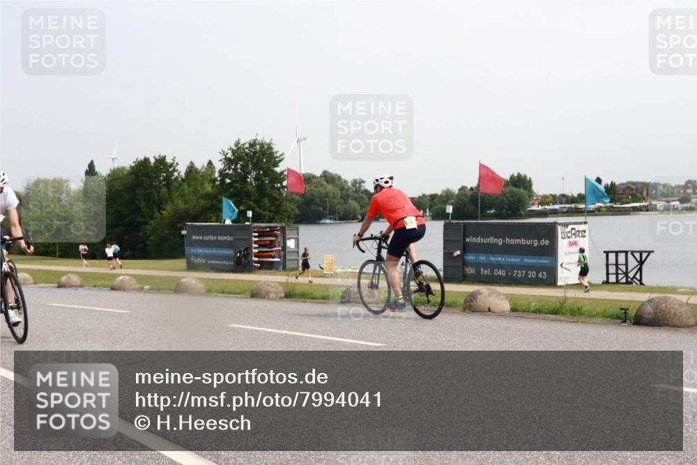 21.06.2025 - 27. Vierlanden-Triathlon H.Heesch http://msf.ph/oto/7994041 15.06.2025 11:20:10 Radfahren 3, 115, 232, 789, 811, 852, 968 meine-sportfotos.de
