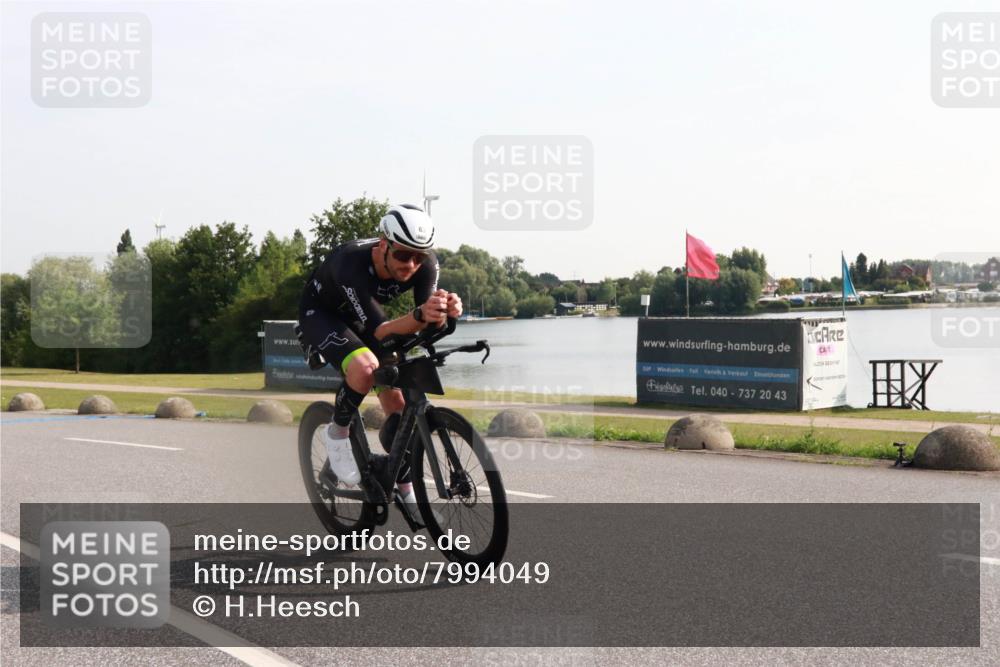 15.06.2025 - 27. Vierlanden-Triathlon H.Heesch http://msf.ph/oto/7994049 15.06.2025 09:04:27 Radfahren 63 meine-sportfotos.de