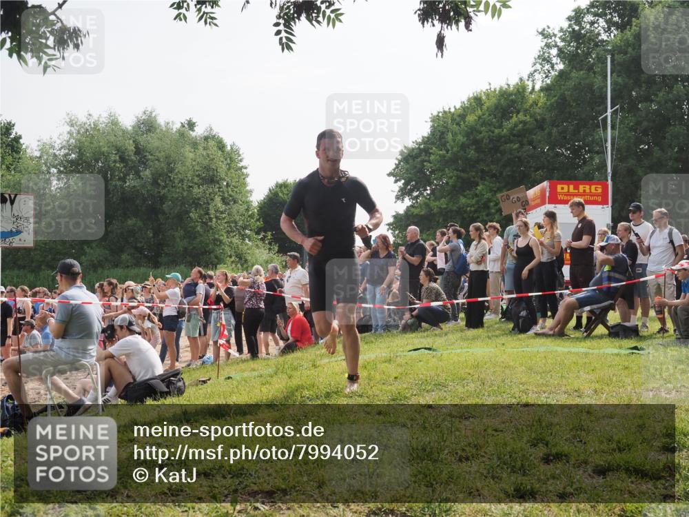 15.06.2025 - 27. Vierlanden-Triathlon KatJ http://msf.ph/oto/7994052 15.06.2025 09:54:37 Schwimmen 253, 262, 294, 318, 354 meine-sportfotos.de