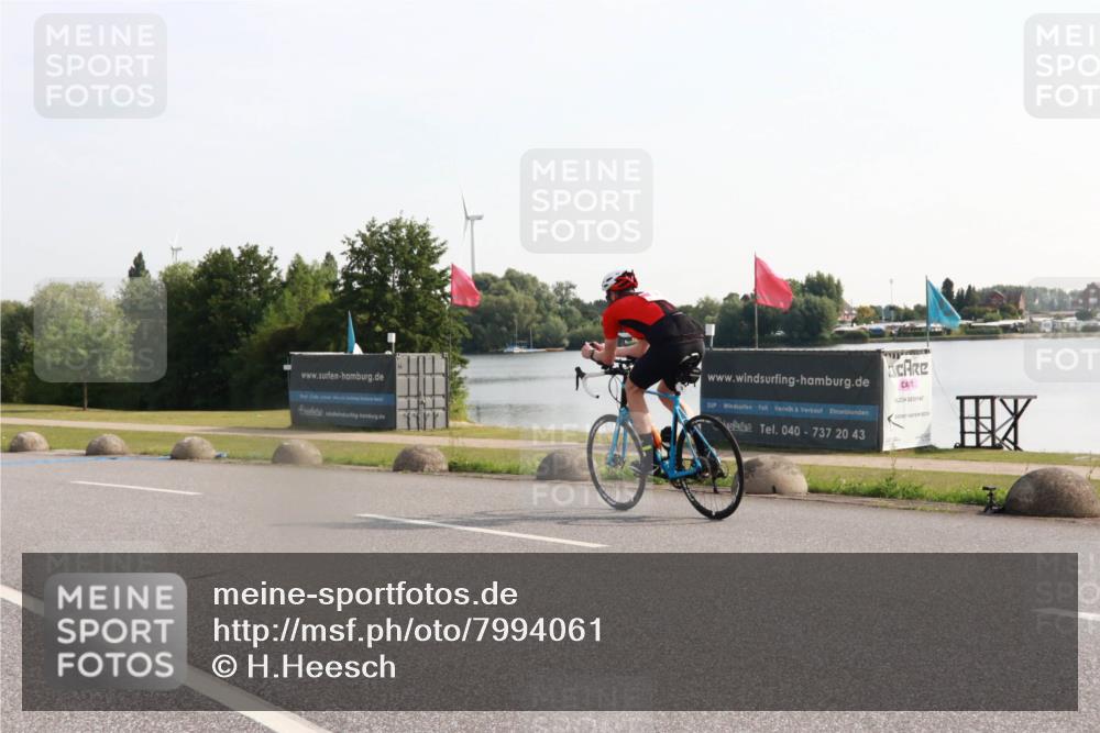 15.06.2025 - 27. Vierlanden-Triathlon H.Heesch http://msf.ph/oto/7994061 15.06.2025 09:04:58 Radfahren 82 meine-sportfotos.de