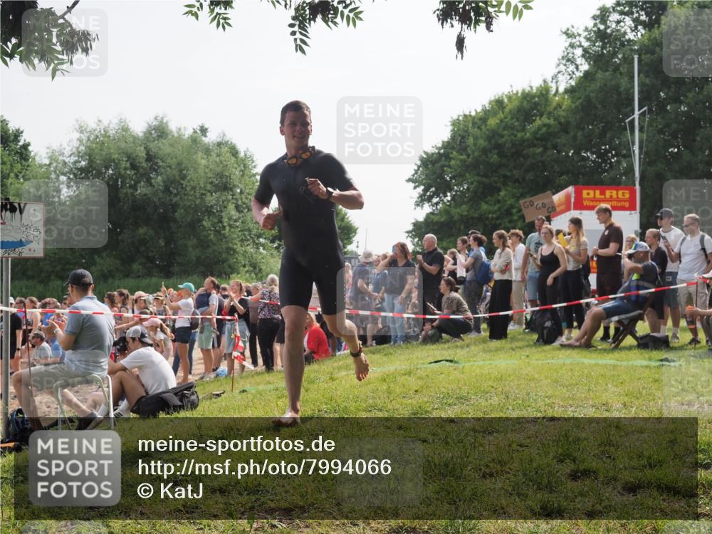 15.06.2025 - 27. Vierlanden-Triathlon KatJ http://msf.ph/oto/7994066 15.06.2025 09:54:37 Schwimmen 253, 262, 294, 318, 354 meine-sportfotos.de