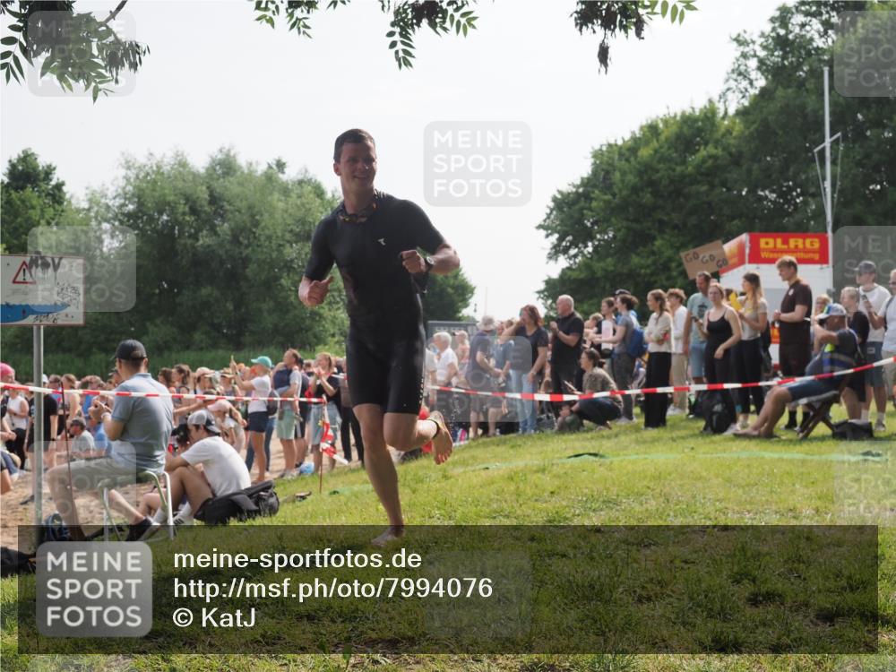 15.06.2025 - 27. Vierlanden-Triathlon KatJ http://msf.ph/oto/7994076 15.06.2025 09:54:37 Schwimmen 253, 262, 294, 318, 354 meine-sportfotos.de