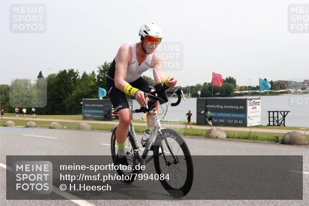 21.06.2025 - 27. Vierlanden-Triathlon H.Heesch http://msf.ph/oto/7994084 15.06.2025 11:20:12 Radfahren 3, 115, 232, 789, 852, 968 meine-sportfotos.de