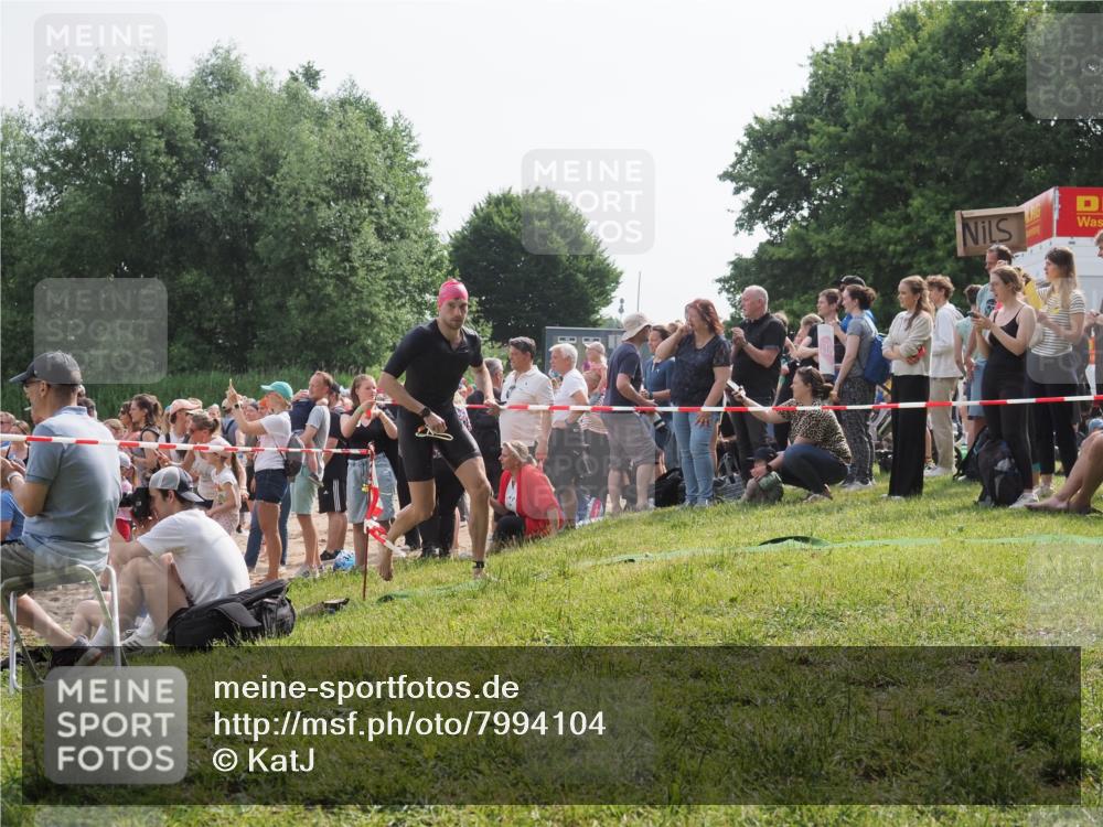 15.06.2025 - 27. Vierlanden-Triathlon KatJ http://msf.ph/oto/7994104 15.06.2025 09:54:39 Schwimmen 262, 294, 318, 354 meine-sportfotos.de