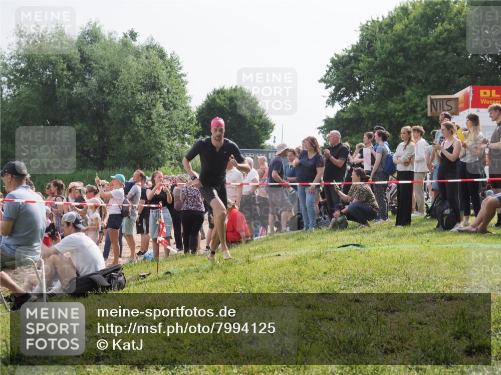 15.06.2025 - 27. Vierlanden-Triathlon KatJ http://msf.ph/oto/7994125 15.06.2025 09:54:39 Schwimmen 262, 294, 318, 354 meine-sportfotos.de