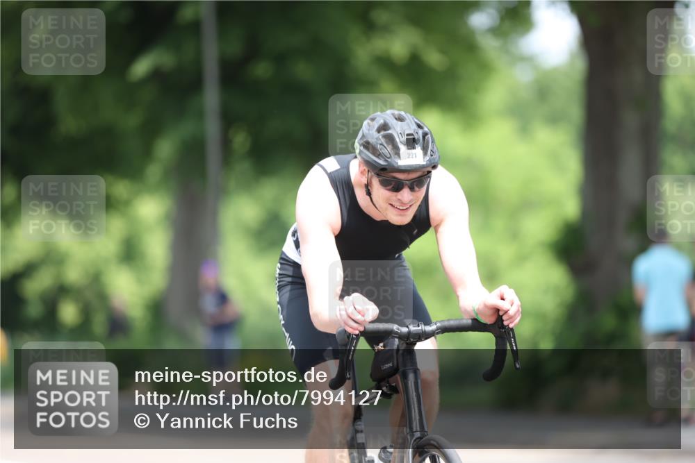 15.06.2025 - 7 Türme Triathlon Yannick Fuchs http://msf.ph/oto/7994127 15.06.2025 12:08:30 Radfahren 220, 221, 299, 337 meine-sportfotos.de