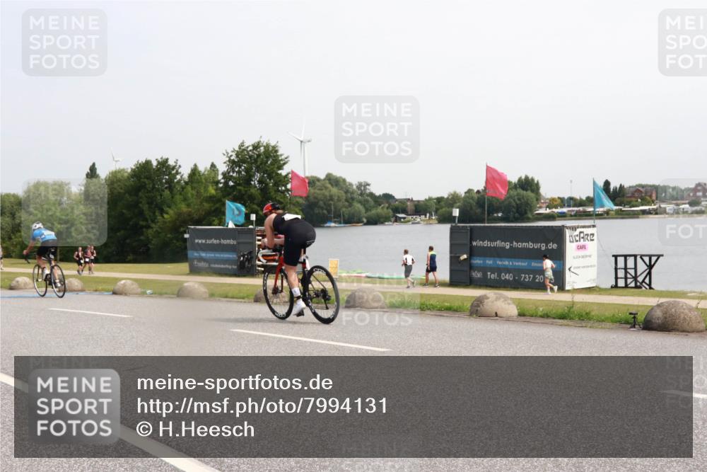 21.06.2025 - 27. Vierlanden-Triathlon H.Heesch http://msf.ph/oto/7994131 15.06.2025 11:20:51 Radfahren 237, 952, 962 meine-sportfotos.de