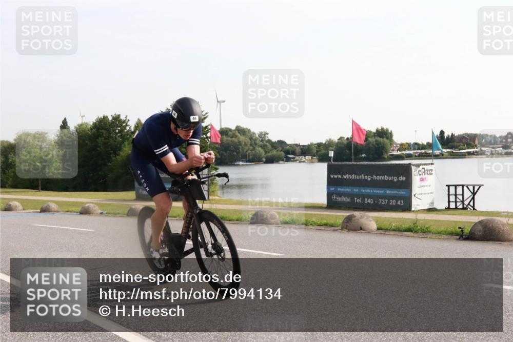 15.06.2025 - 27. Vierlanden-Triathlon H.Heesch http://msf.ph/oto/7994134 15.06.2025 09:06:46 Radfahren 46, 186, 241 meine-sportfotos.de