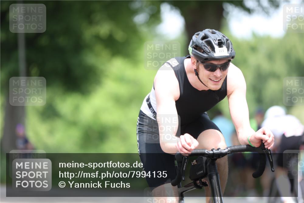 15.06.2025 - 7 Türme Triathlon Yannick Fuchs http://msf.ph/oto/7994135 15.06.2025 12:08:30 Radfahren 220, 221, 299, 337 meine-sportfotos.de