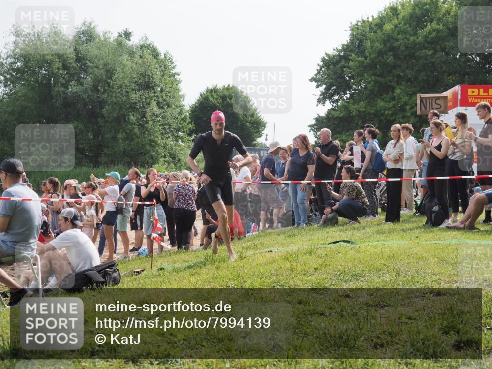 15.06.2025 - 27. Vierlanden-Triathlon KatJ http://msf.ph/oto/7994139 15.06.2025 09:54:39 Schwimmen 262, 294, 318, 354 meine-sportfotos.de