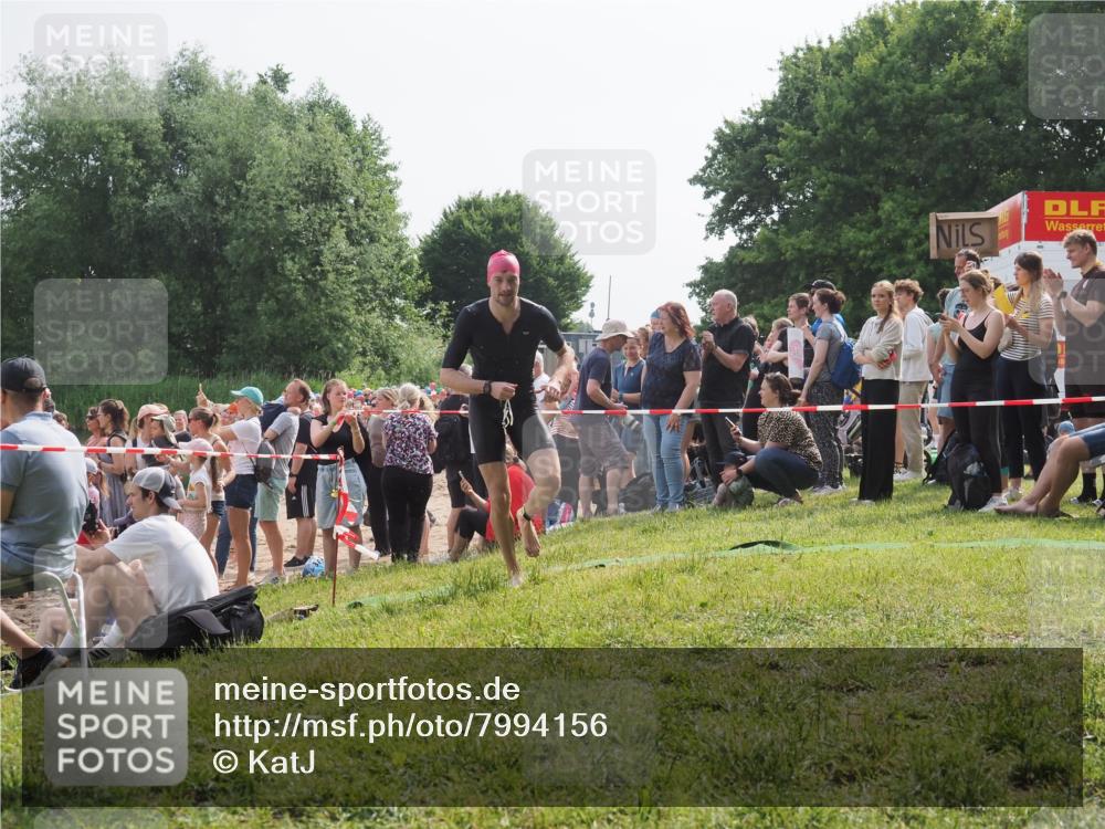 15.06.2025 - 27. Vierlanden-Triathlon KatJ http://msf.ph/oto/7994156 15.06.2025 09:54:39 Schwimmen 262, 294, 318, 354 meine-sportfotos.de