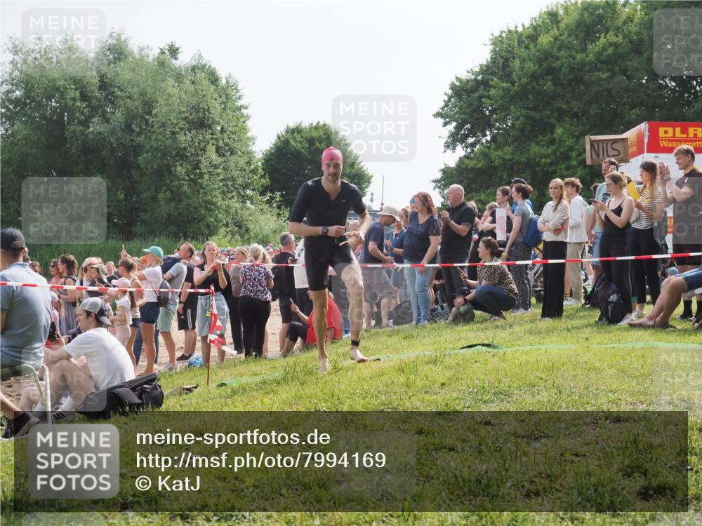 15.06.2025 - 27. Vierlanden-Triathlon KatJ http://msf.ph/oto/7994169 15.06.2025 09:54:39 Schwimmen 262, 294, 318, 354 meine-sportfotos.de