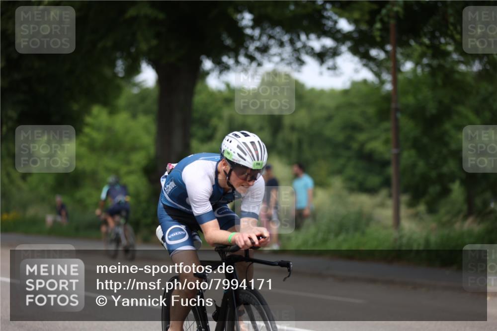 15.06.2025 - 7 Türme Triathlon Yannick Fuchs http://msf.ph/oto/7994171 15.06.2025 13:08:05 Radfahren 299, 552 meine-sportfotos.de