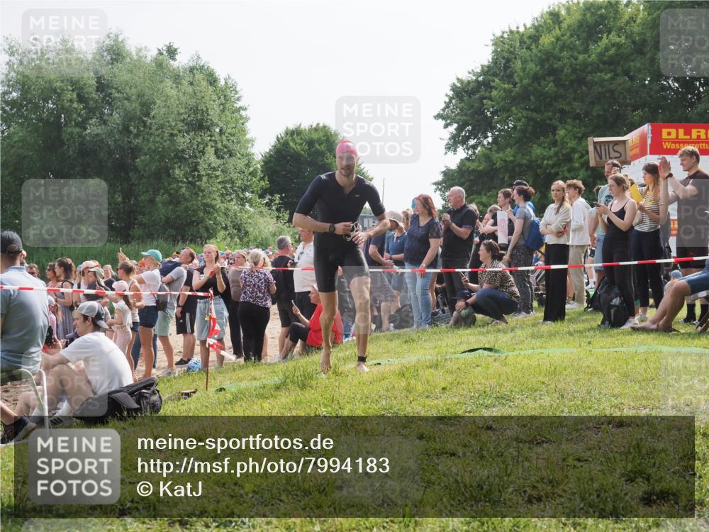 15.06.2025 - 27. Vierlanden-Triathlon KatJ http://msf.ph/oto/7994183 15.06.2025 09:54:40 Schwimmen 262, 294, 318, 354 meine-sportfotos.de