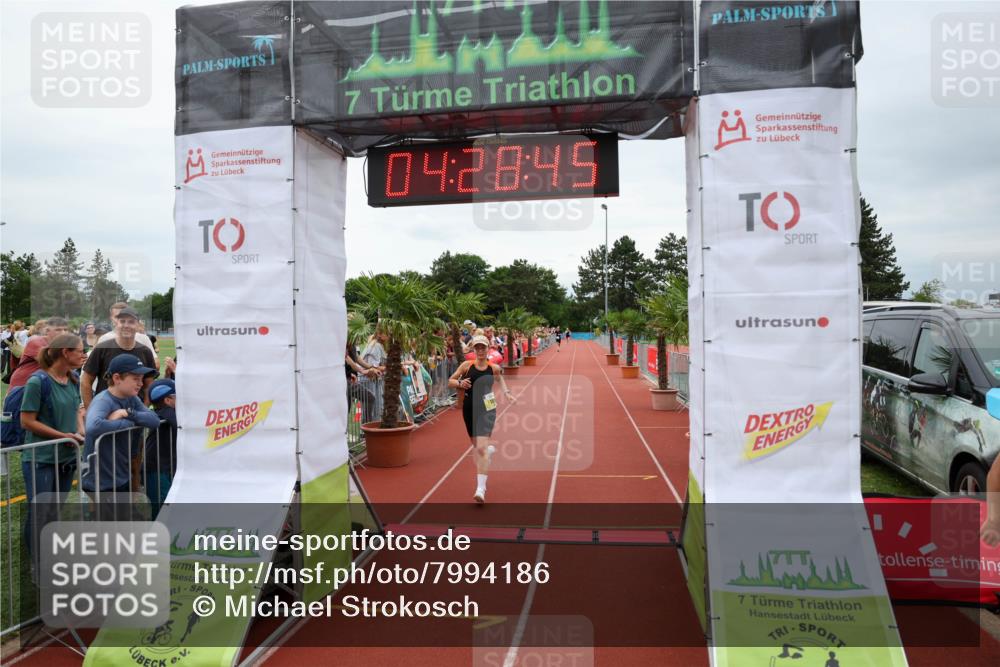 15.06.2025 - 7 Türme Triathlon Michael Strokosch http://msf.ph/oto/7994186 15.06.2025 14:28:44 Ziel 1053 meine-sportfotos.de