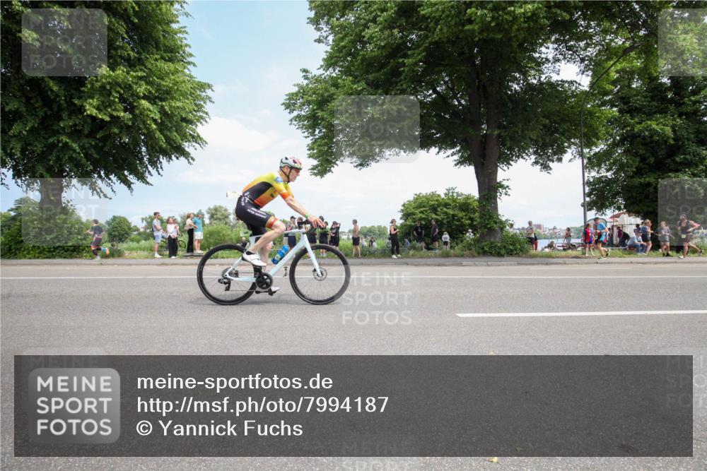 15.06.2025 - 7 Türme Triathlon Yannick Fuchs http://msf.ph/oto/7994187 15.06.2025 13:34:01 Radfahren 376, 853, 926, 1142, 1180 meine-sportfotos.de
