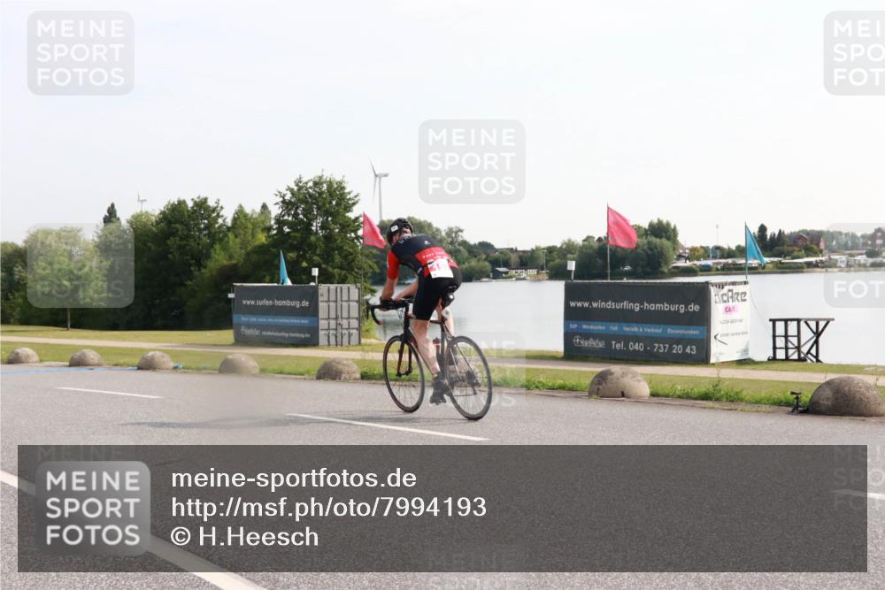 15.06.2025 - 27. Vierlanden-Triathlon H.Heesch http://msf.ph/oto/7994193 15.06.2025 09:07:25 Radfahren 157 meine-sportfotos.de