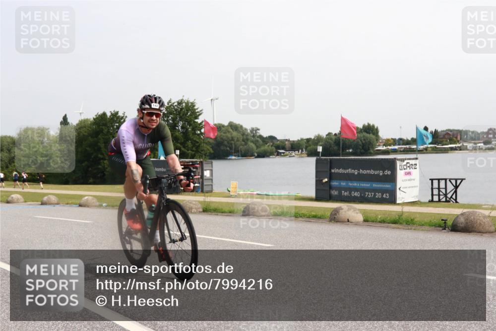 21.06.2025 - 27. Vierlanden-Triathlon H.Heesch http://msf.ph/oto/7994216 15.06.2025 11:21:09 Radfahren 93, 142, 856 meine-sportfotos.de
