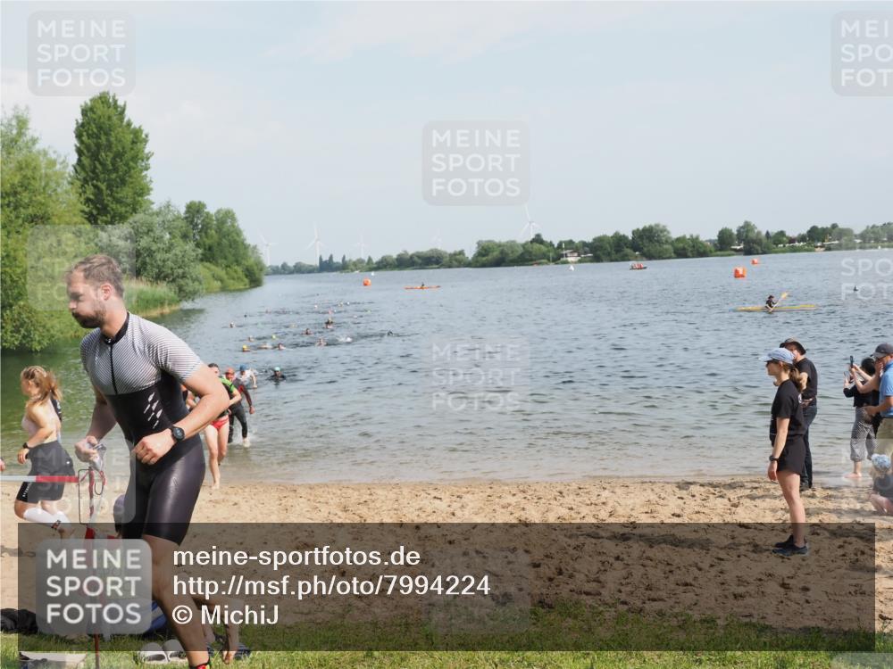 21.06.2025 - 27. Vierlanden-Triathlon MichiJ http://msf.ph/oto/7994224 15.06.2026 09:56:03 Schwimmen 268, 277, 285, 308, 310, 312, 357 meine-sportfotos.de
