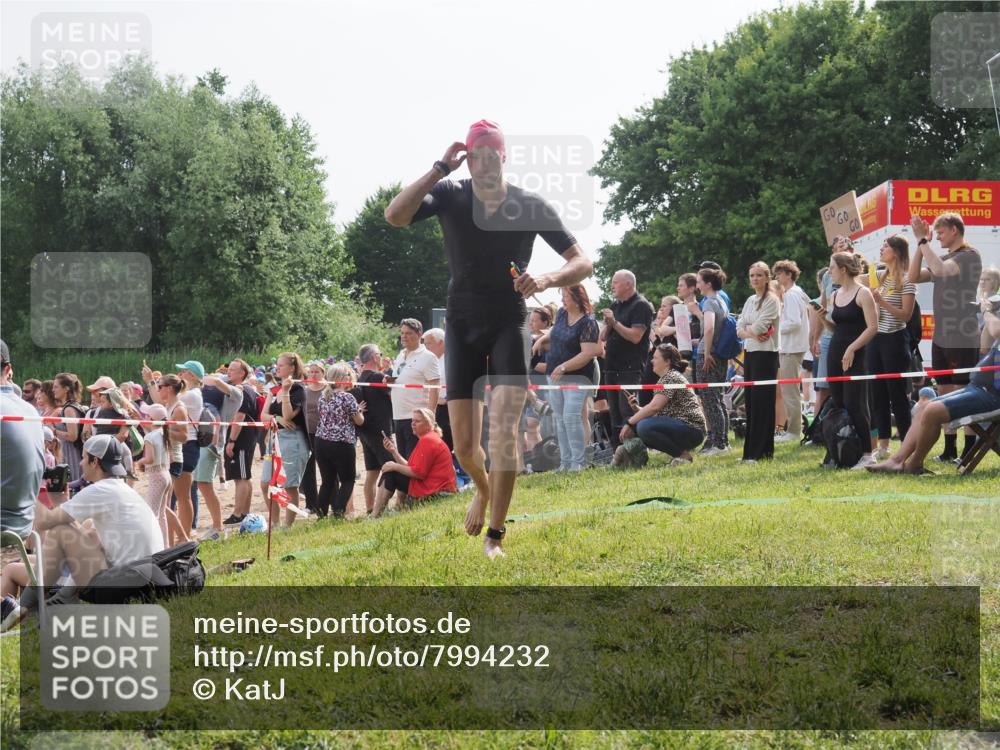 15.06.2025 - 27. Vierlanden-Triathlon KatJ http://msf.ph/oto/7994232 15.06.2025 09:54:40 Schwimmen 262, 294, 318, 354 meine-sportfotos.de