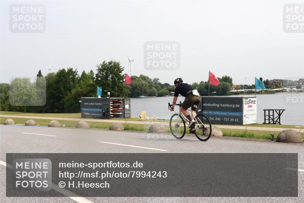 21.06.2025 - 27. Vierlanden-Triathlon H.Heesch http://msf.ph/oto/7994243 15.06.2025 11:21:13 Radfahren 142, 703 meine-sportfotos.de