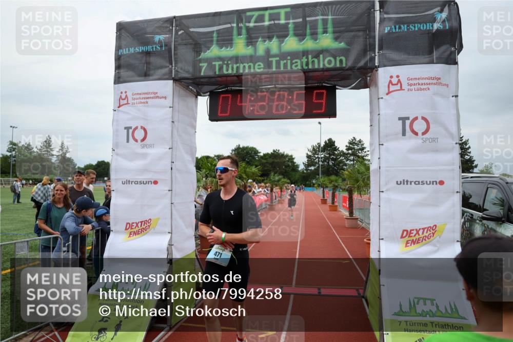 15.06.2025 - 7 Türme Triathlon Michael Strokosch http://msf.ph/oto/7994258 15.06.2025 14:28:59 Ziel 471, 1015 meine-sportfotos.de