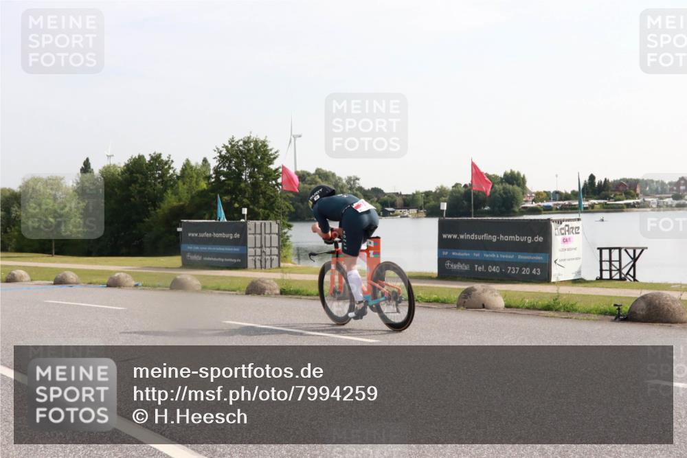 15.06.2025 - 27. Vierlanden-Triathlon H.Heesch http://msf.ph/oto/7994259 15.06.2025 09:08:00 Radfahren 38, 185 meine-sportfotos.de