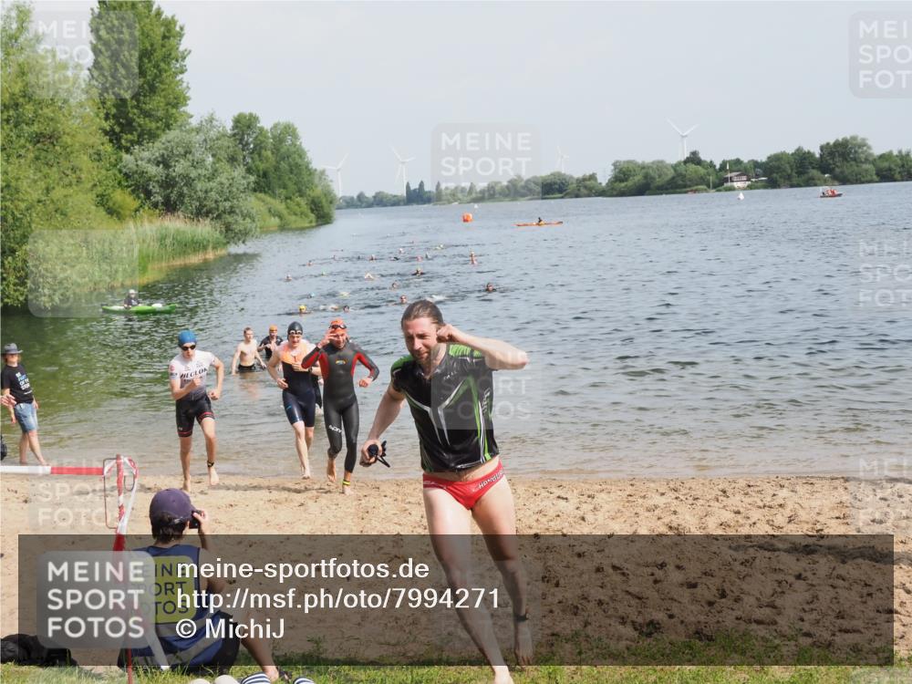 21.06.2025 - 27. Vierlanden-Triathlon MichiJ http://msf.ph/oto/7994271 15.06.2026 09:56:06 Schwimmen 268, 277, 285, 310, 312, 315, 349, 357 meine-sportfotos.de