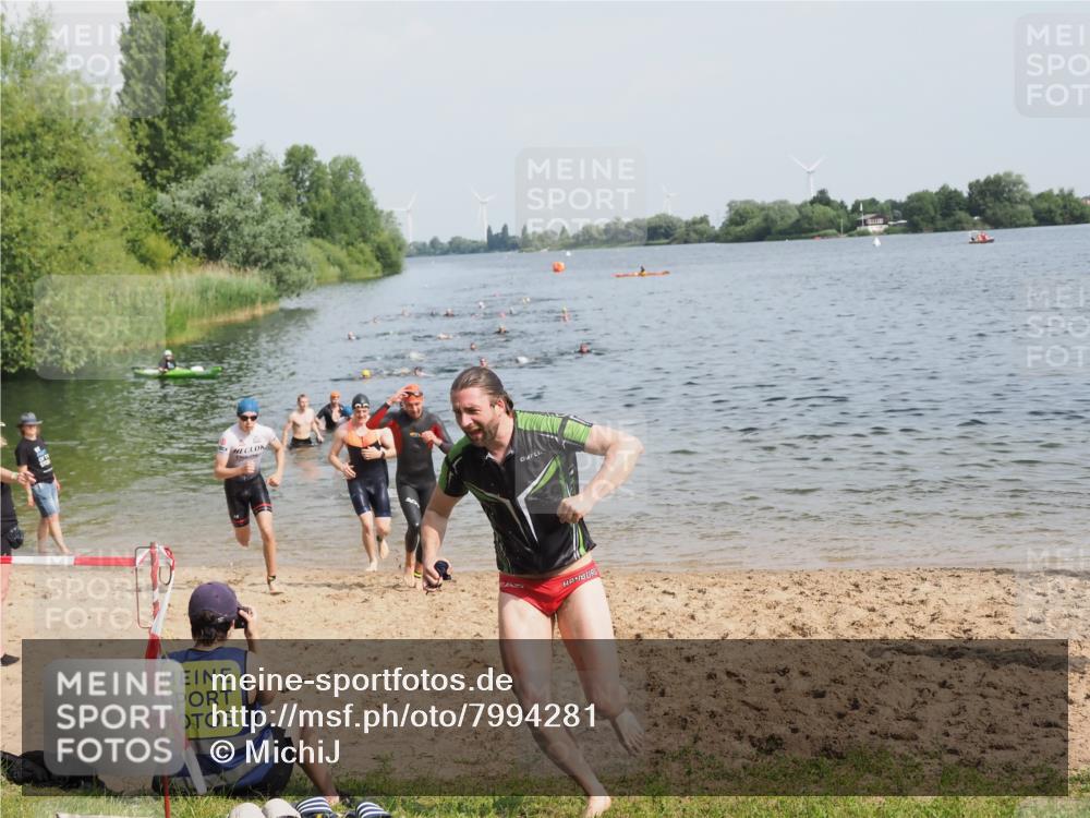 21.06.2025 - 27. Vierlanden-Triathlon MichiJ http://msf.ph/oto/7994281 15.06.2026 09:56:06 Schwimmen 268, 277, 285, 310, 312, 315, 349, 357 meine-sportfotos.de