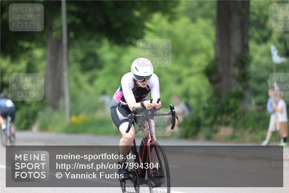 15.06.2025 - 7 Türme Triathlon Yannick Fuchs http://msf.ph/oto/7994304 15.06.2025 13:08:15 Radfahren 321, 338, 600, 603, 1065 meine-sportfotos.de