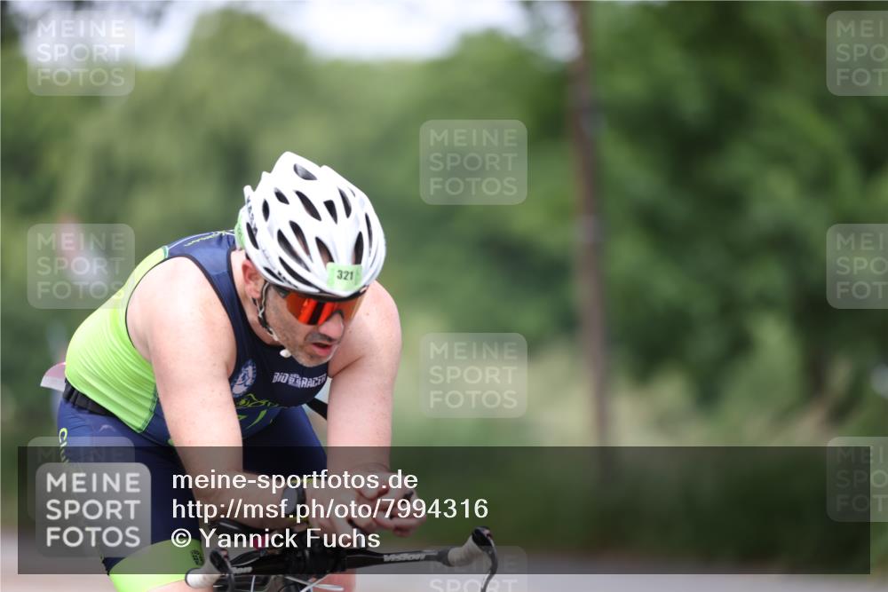 15.06.2025 - 7 Türme Triathlon Yannick Fuchs http://msf.ph/oto/7994316 15.06.2025 13:08:16 Radfahren 321, 338, 600, 603, 1065 meine-sportfotos.de
