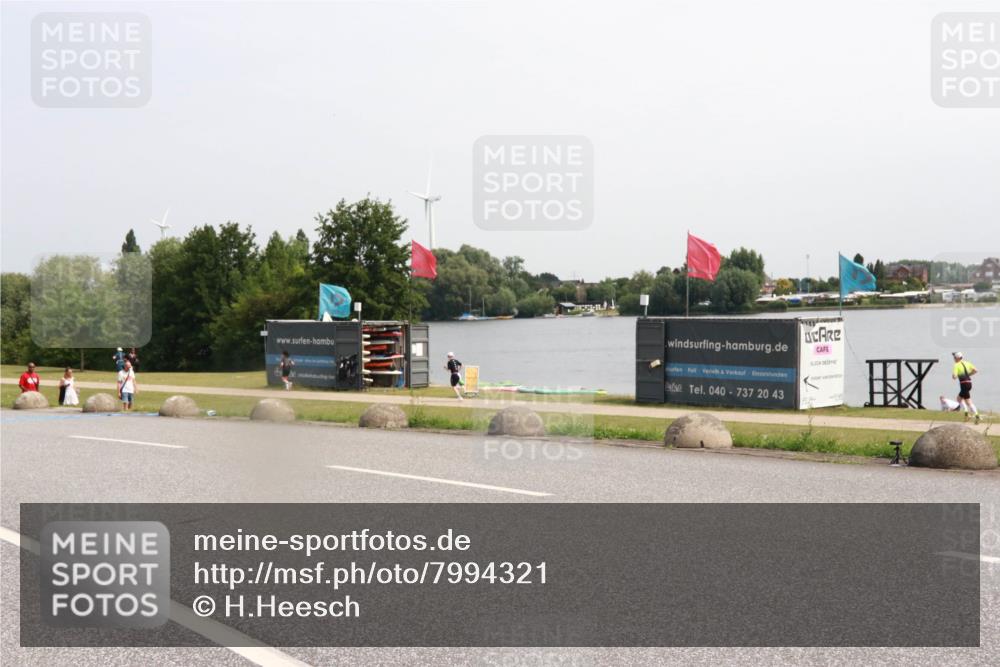 21.06.2025 - 27. Vierlanden-Triathlon H.Heesch http://msf.ph/oto/7994321 15.06.2025 11:21:33 Radfahren 209, 248 meine-sportfotos.de