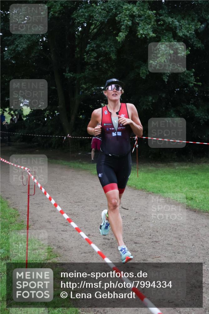 21.06.2025 - 27. Vierlanden-Triathlon Lena Gebhardt http://msf.ph/oto/7994334 15.06.2025 13:47:30 Laufen  meine-sportfotos.de