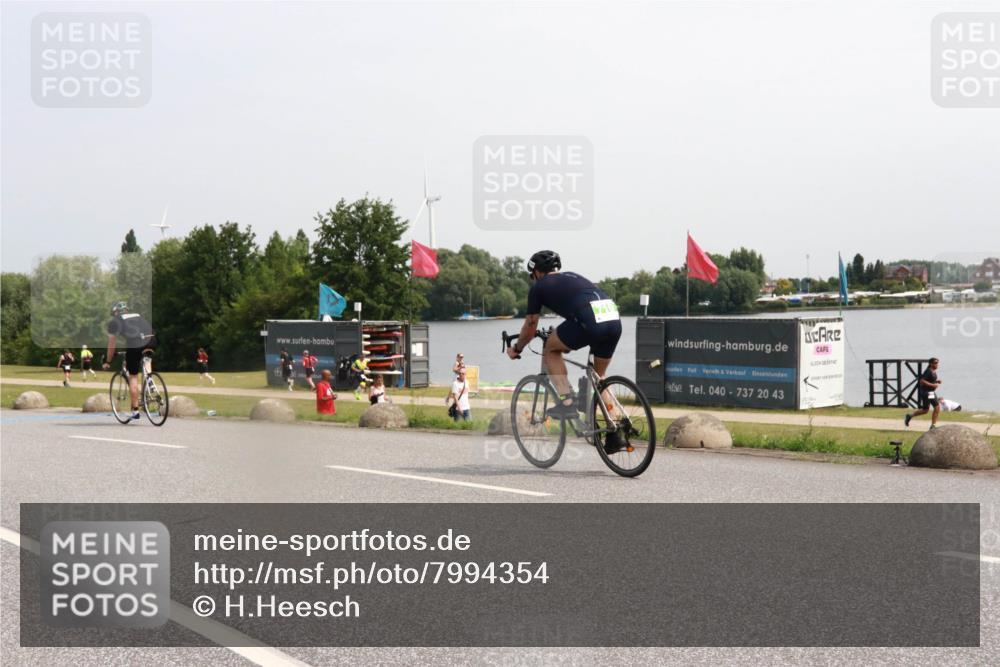 21.06.2025 - 27. Vierlanden-Triathlon H.Heesch http://msf.ph/oto/7994354 15.06.2025 11:21:46 Radfahren 671 meine-sportfotos.de
