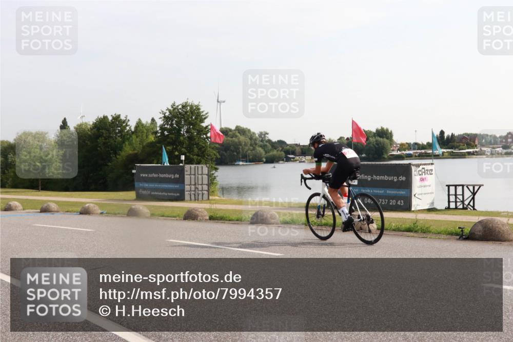 15.06.2025 - 27. Vierlanden-Triathlon H.Heesch http://msf.ph/oto/7994357 15.06.2025 09:09:08 Radfahren 87, 242 meine-sportfotos.de