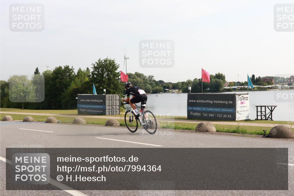 15.06.2025 - 27. Vierlanden-Triathlon H.Heesch http://msf.ph/oto/7994364 15.06.2025 09:09:08 Radfahren 87, 242 meine-sportfotos.de