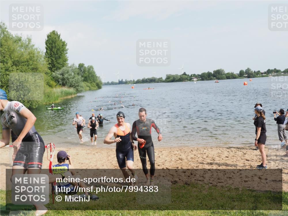 21.06.2025 - 27. Vierlanden-Triathlon MichiJ http://msf.ph/oto/7994383 15.06.2026 09:56:09 Schwimmen 268, 277, 285, 314, 315, 349, 357 meine-sportfotos.de