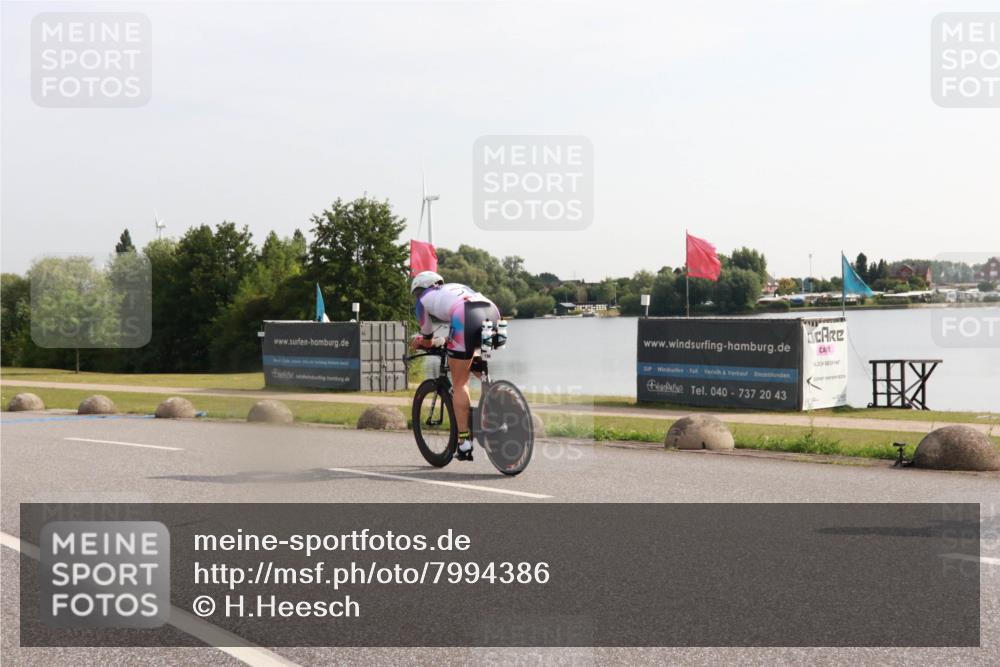 15.06.2025 - 27. Vierlanden-Triathlon H.Heesch http://msf.ph/oto/7994386 15.06.2025 09:09:35 Radfahren 63, 196, 208 meine-sportfotos.de