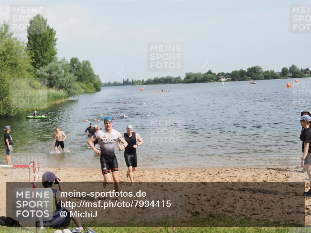 21.06.2025 - 27. Vierlanden-Triathlon MichiJ http://msf.ph/oto/7994415 15.06.2026 09:56:12 Schwimmen 260, 268, 277, 285, 314, 315, 323, 349, 357 meine-sportfotos.de