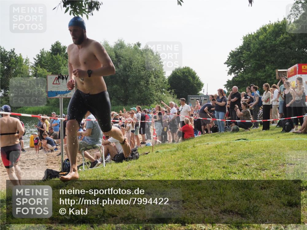 15.06.2025 - 27. Vierlanden-Triathlon KatJ http://msf.ph/oto/7994422 15.06.2025 09:54:44 Schwimmen 262, 294, 297, 318 meine-sportfotos.de