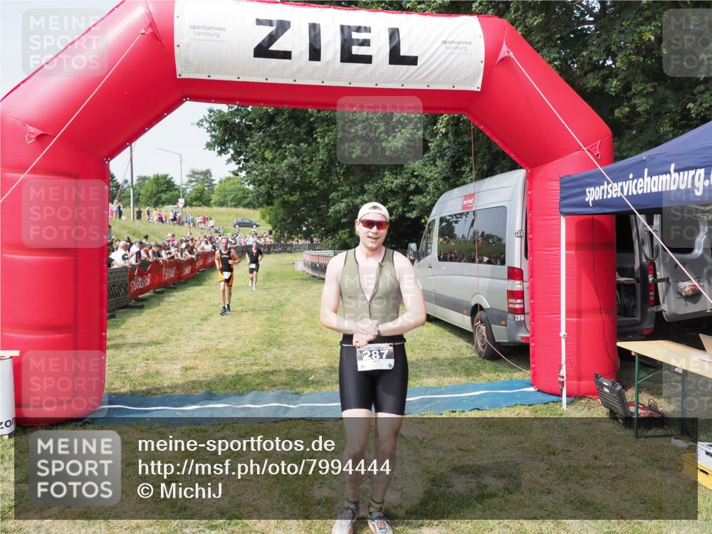 21.06.2025 - 27. Vierlanden-Triathlon MichiJ http://msf.ph/oto/7994444 15.06.2026 11:17:53 Ziel 287, 293, 456 meine-sportfotos.de
