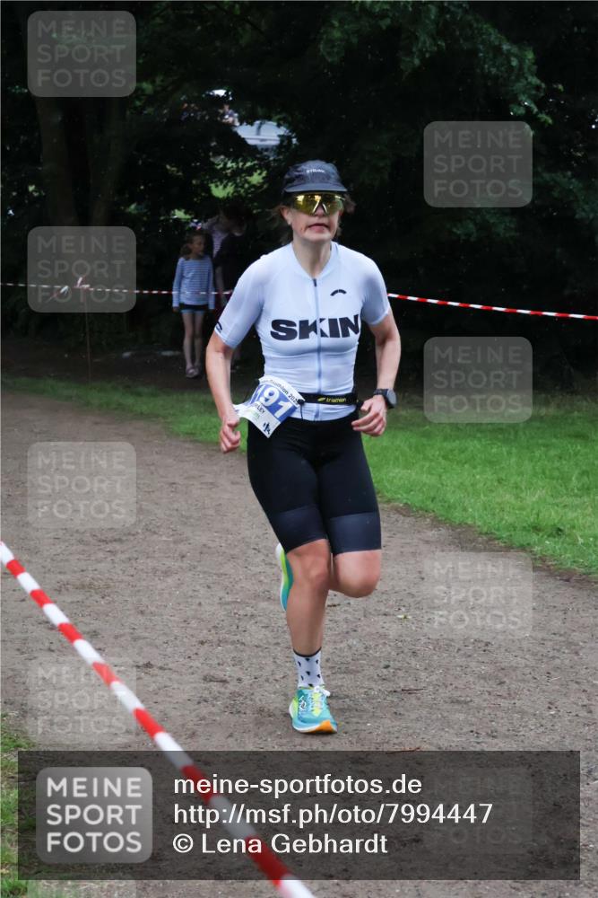 21.06.2025 - 27. Vierlanden-Triathlon Lena Gebhardt http://msf.ph/oto/7994447 15.06.2025 13:47:57 Laufen 2025, 91 meine-sportfotos.de
