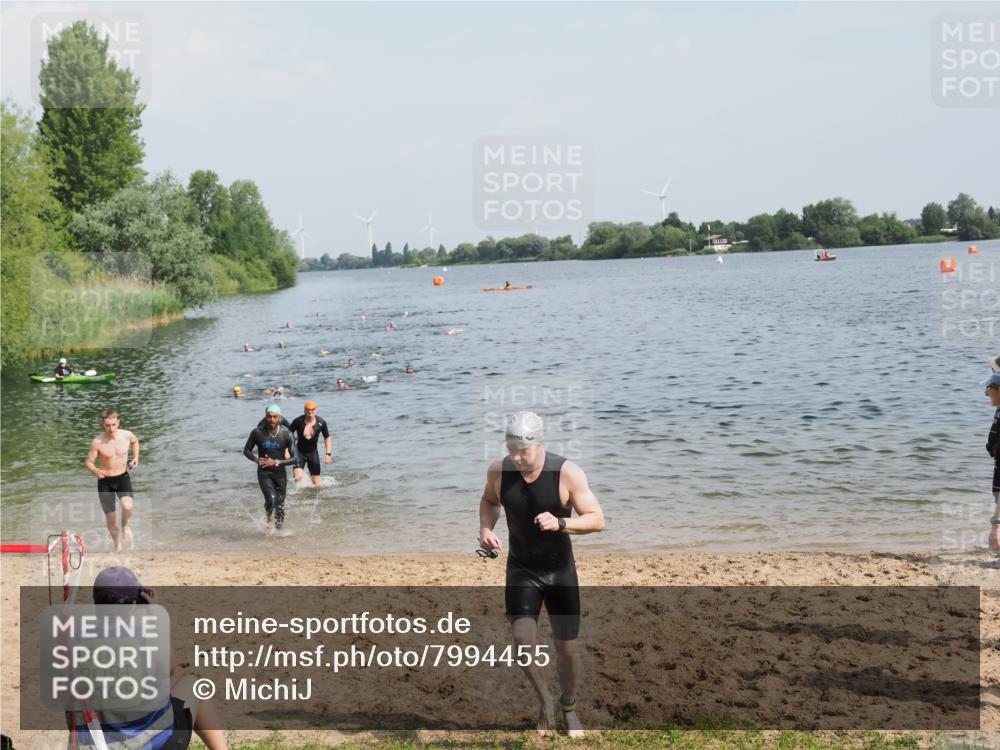 21.06.2025 - 27. Vierlanden-Triathlon MichiJ http://msf.ph/oto/7994455 15.06.2026 09:56:14 Schwimmen 260, 277, 285, 314, 315, 323, 349, 357, 438 meine-sportfotos.de