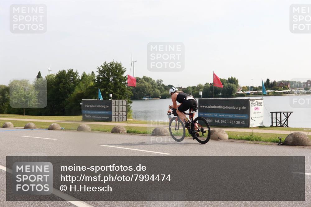15.06.2025 - 27. Vierlanden-Triathlon H.Heesch http://msf.ph/oto/7994474 15.06.2025 09:10:44 Radfahren 246 meine-sportfotos.de