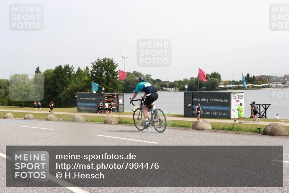 21.06.2025 - 27. Vierlanden-Triathlon H.Heesch http://msf.ph/oto/7994476 15.06.2025 11:22:06 Radfahren 133, 224, 843 meine-sportfotos.de