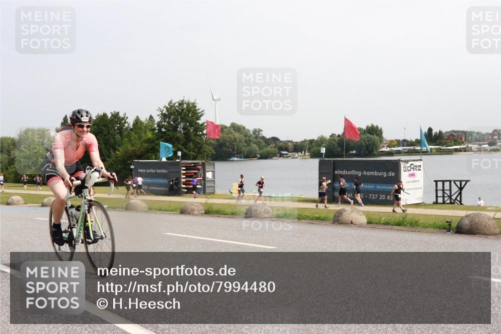 21.06.2025 - 27. Vierlanden-Triathlon H.Heesch http://msf.ph/oto/7994480 15.06.2025 11:22:08 Radfahren 133, 224, 653, 843 meine-sportfotos.de